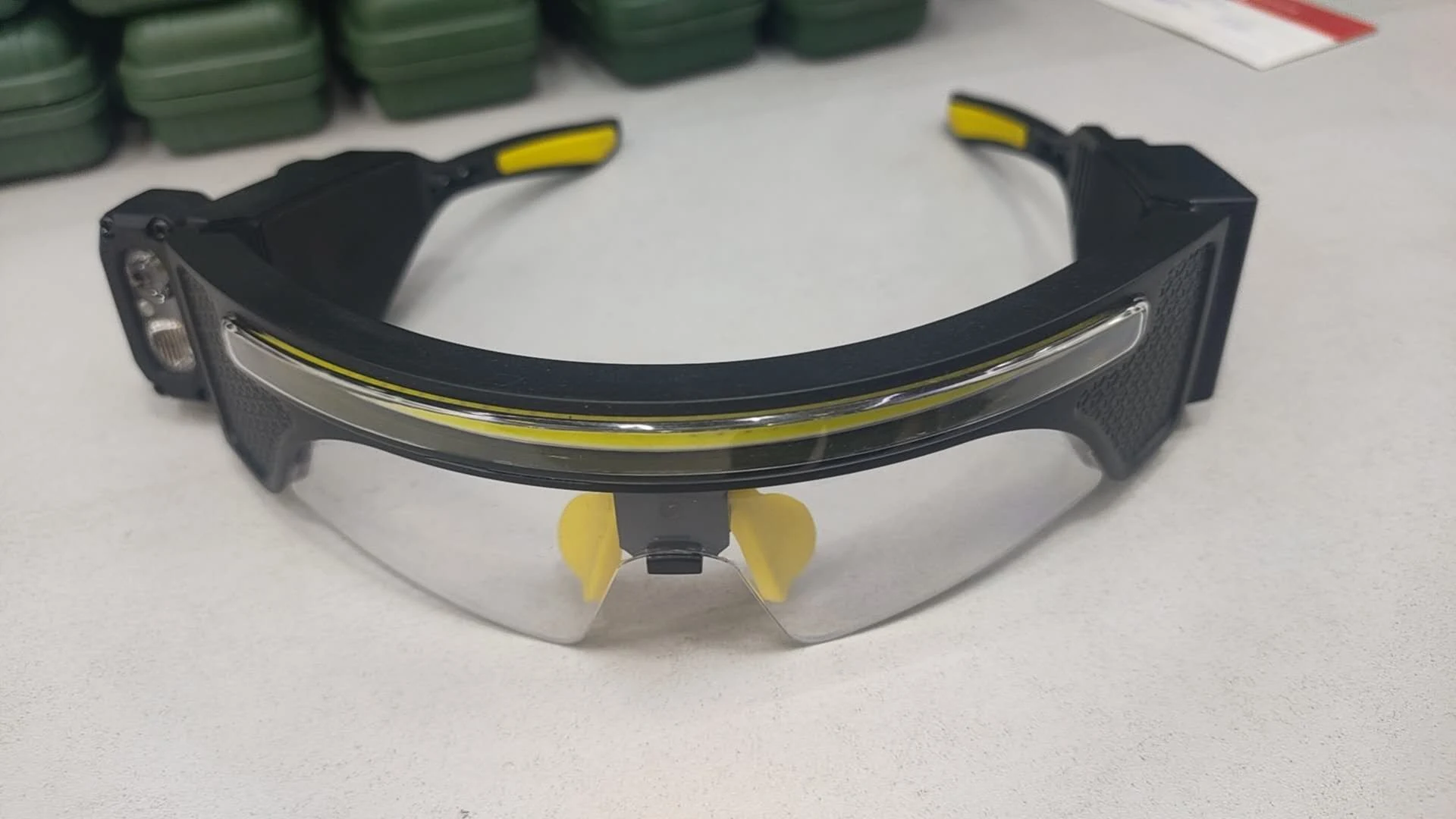Multifunctional work light with eye protection